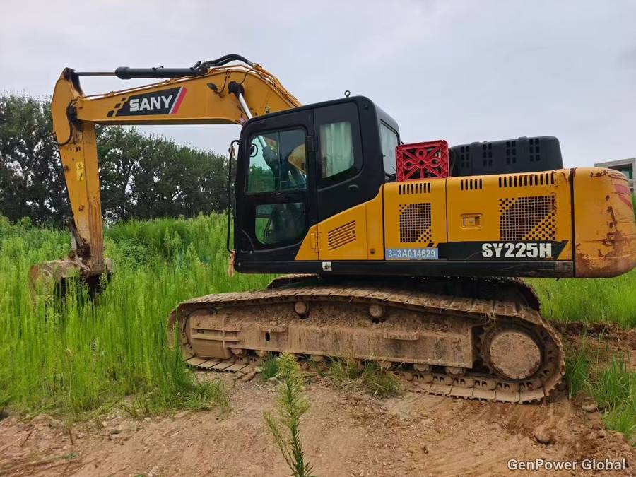 Used SANY SY225H excavator at GenPower Global yard - Hebei, China